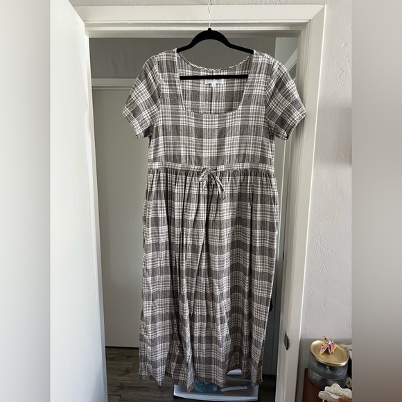 Tradlands Nico Square Neck Drawstring Dress in Cream and Chocolate Plaid - Picture 4 of 11